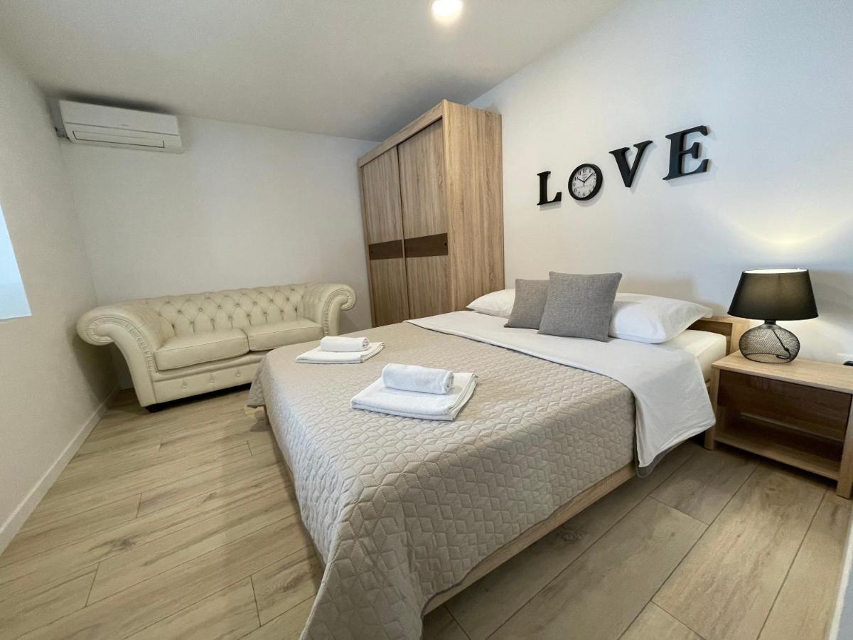 Apartments Nona Pula Exterior photo
